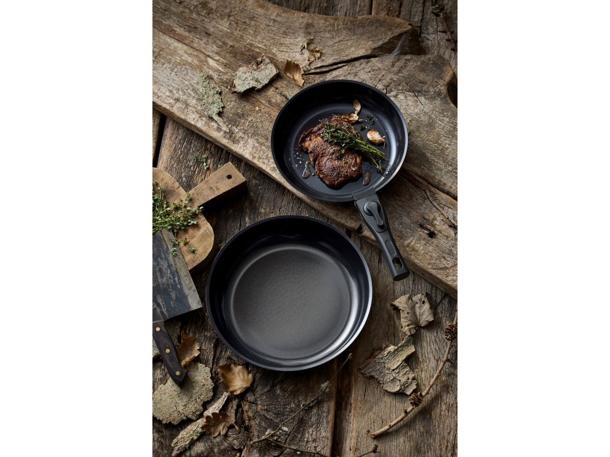 HOLM stegepandesæt med aftagelig håndtag 24+28 cm. Sort