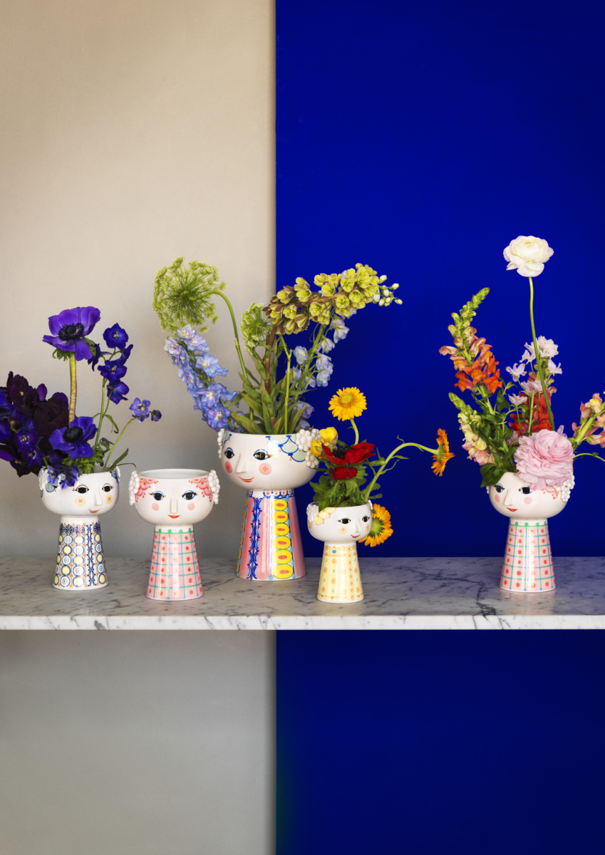 BW_56519_54042_56511_56510_Eva_five_vases_on_shelf