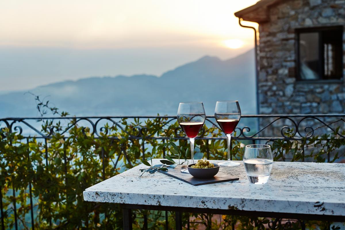 brand_LB_Prestige_1-1200px