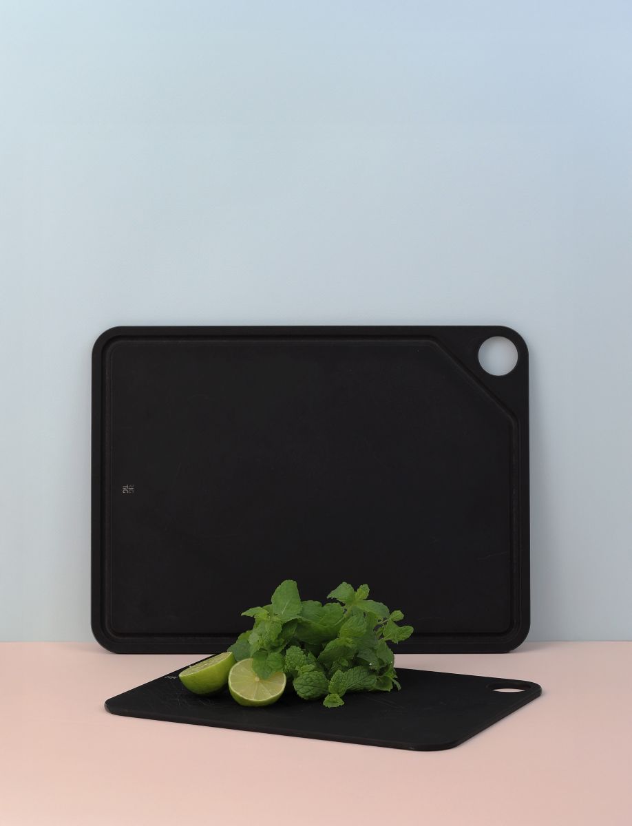 Rigtig By Stelton Cut-It Skærebræt i sort fibertræ 39,8x29,8 cm.
