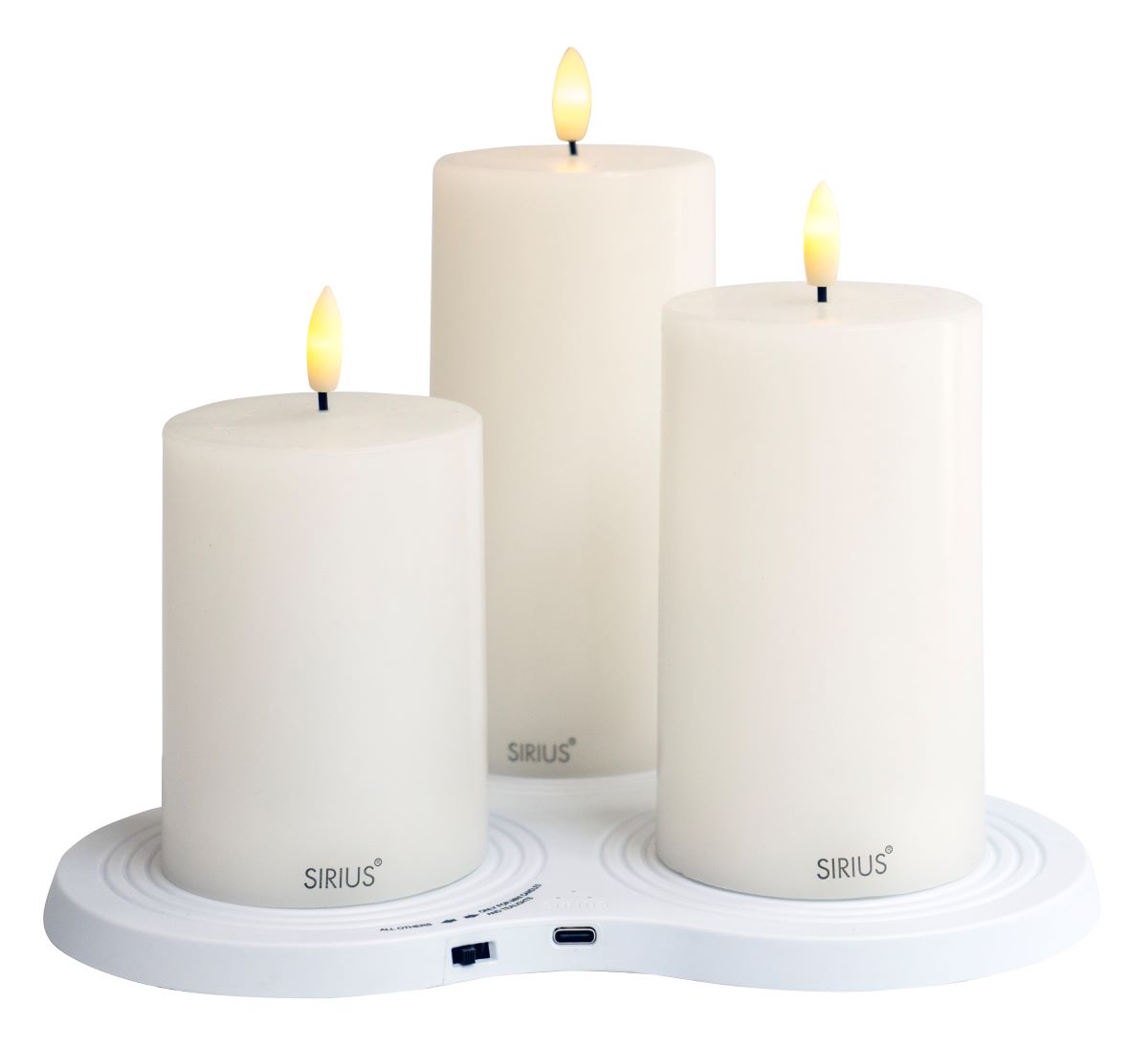 Sille Genopladelig LED bloklys Ø7,5XH10-12,5-15 cm. sæt med 3 stk. Hvid inkl oplader