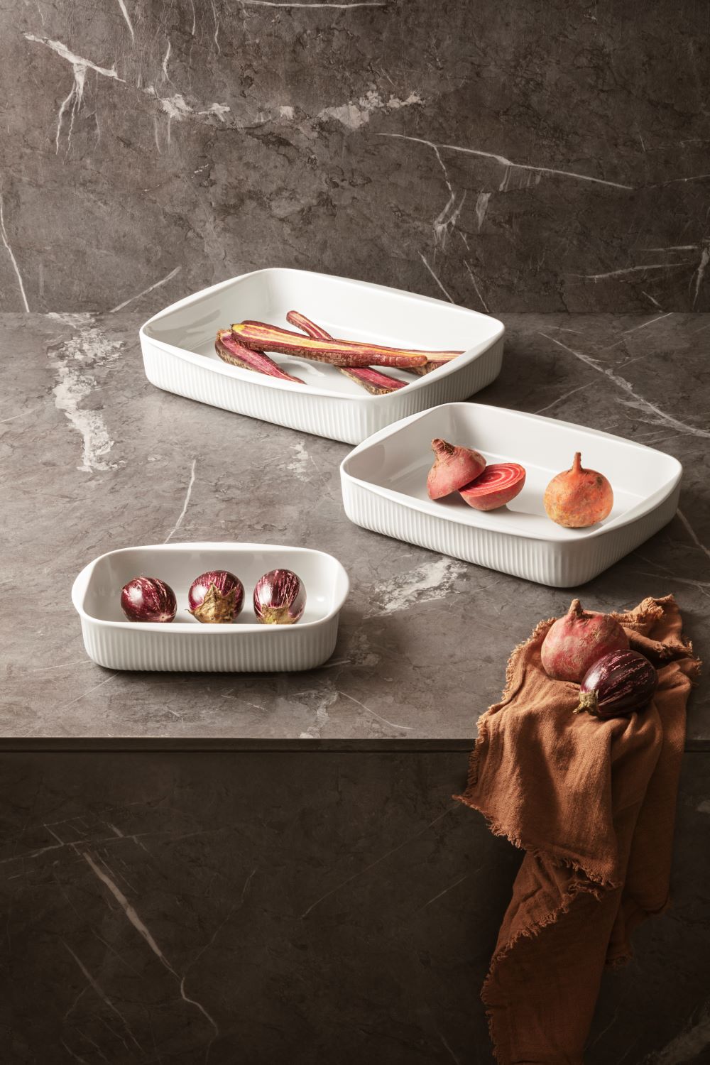 Eva Trio Legio Nova Ovnfast fad lille 16,5x24 cm.